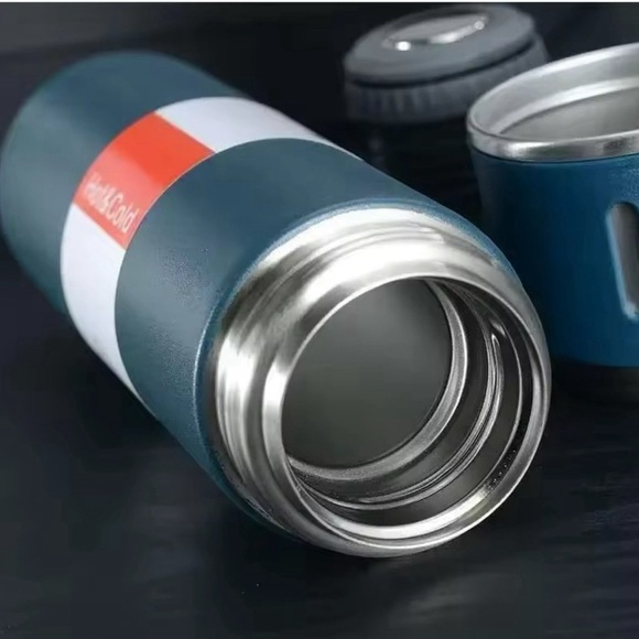 Stainless Steel Vacuum Insulated Bottle - Picture 3 of 14